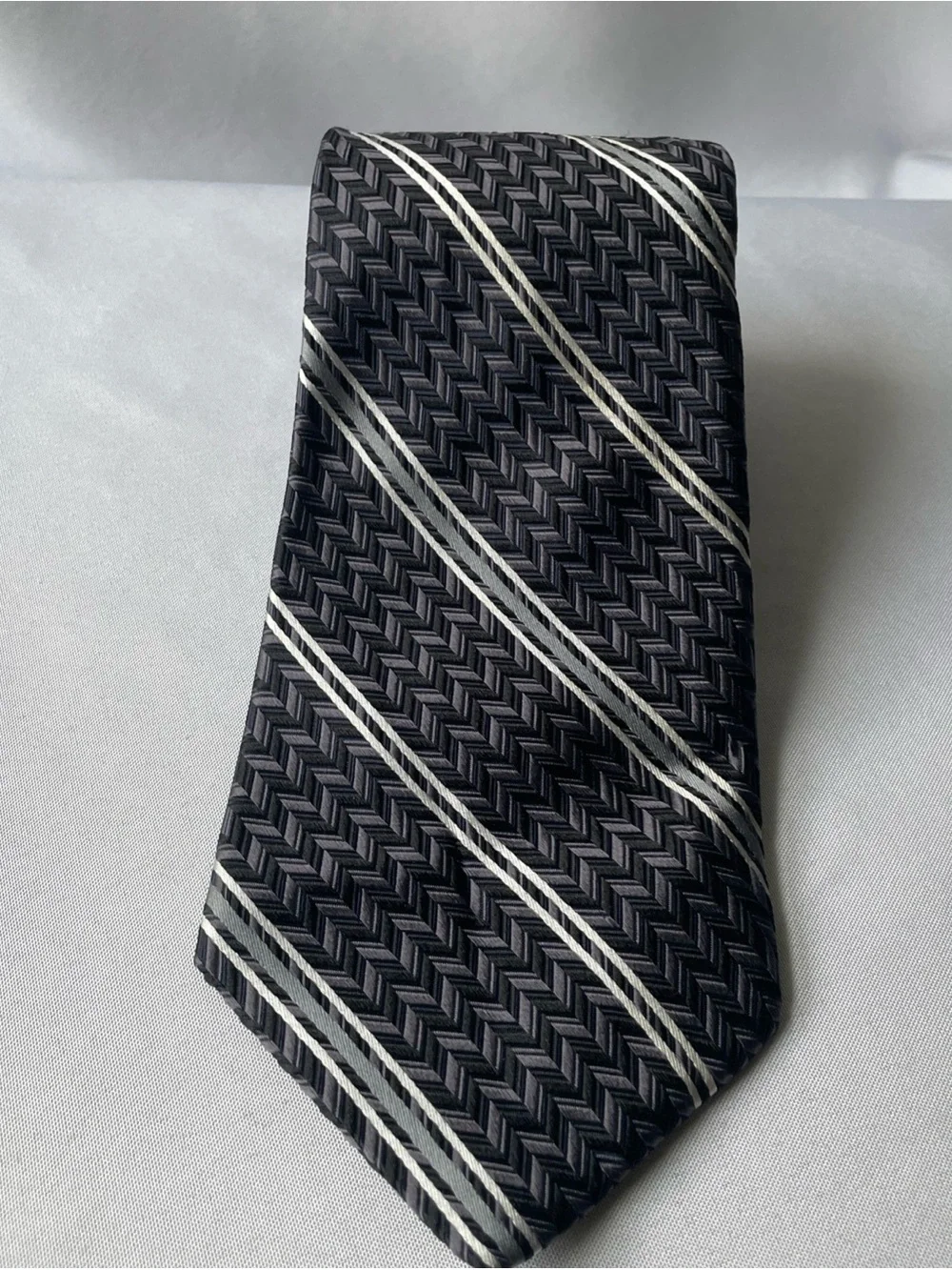 Daniel Cremieux Black Tie with Silver Diagonal Stripes 60”